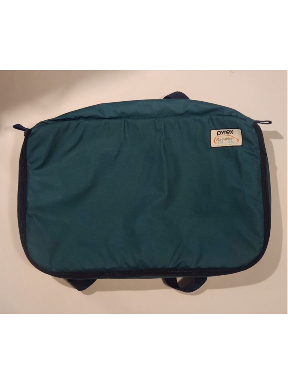 Pyrex Portables Insulated Hot / Cold Dish Carry Bag for Casserole - Bag Only